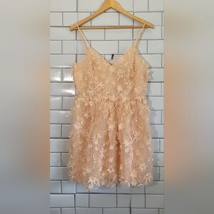 LULUS Style JMD11322 Ladies Sleeveless Whimsical Mini Dress with Petals and Bead